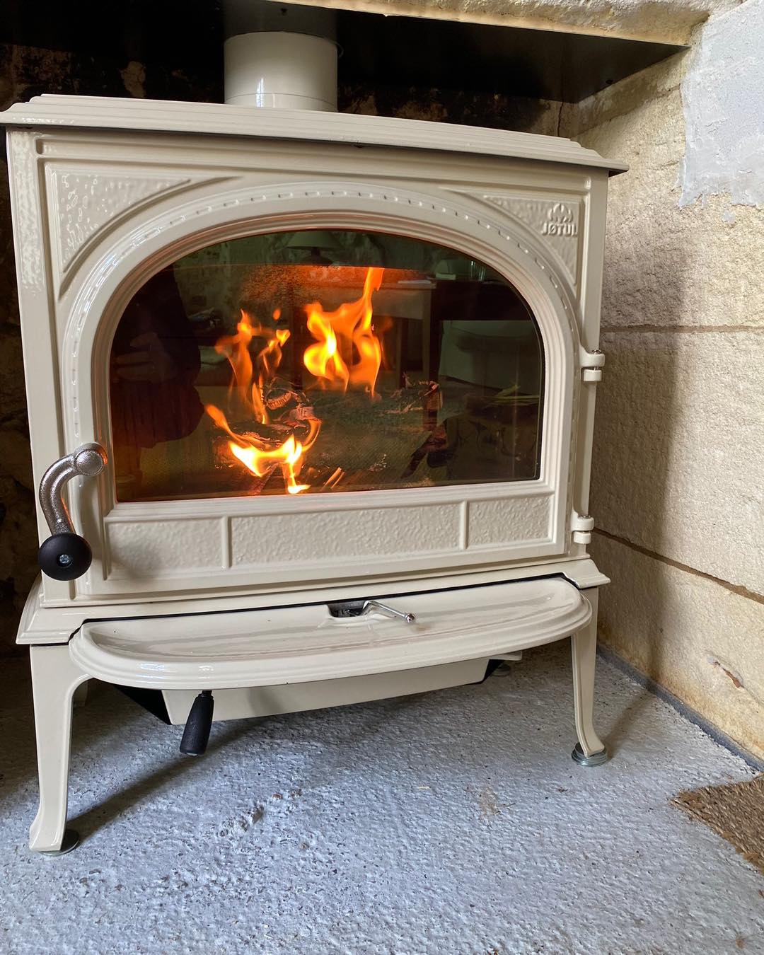 Insert à bois installé à Fronsac — chantier Le Cœur du Foyer