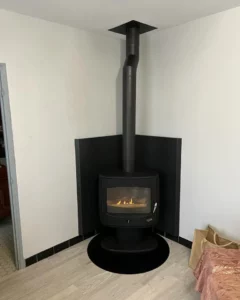 Poêle à granulés posé à Guîtres par Le Cœur du Foyer, showroom à Libourne