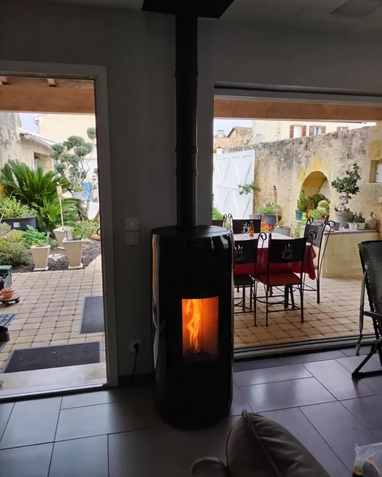 Insert à bois installé en Gironde — chantier Le Cœur du Foyer