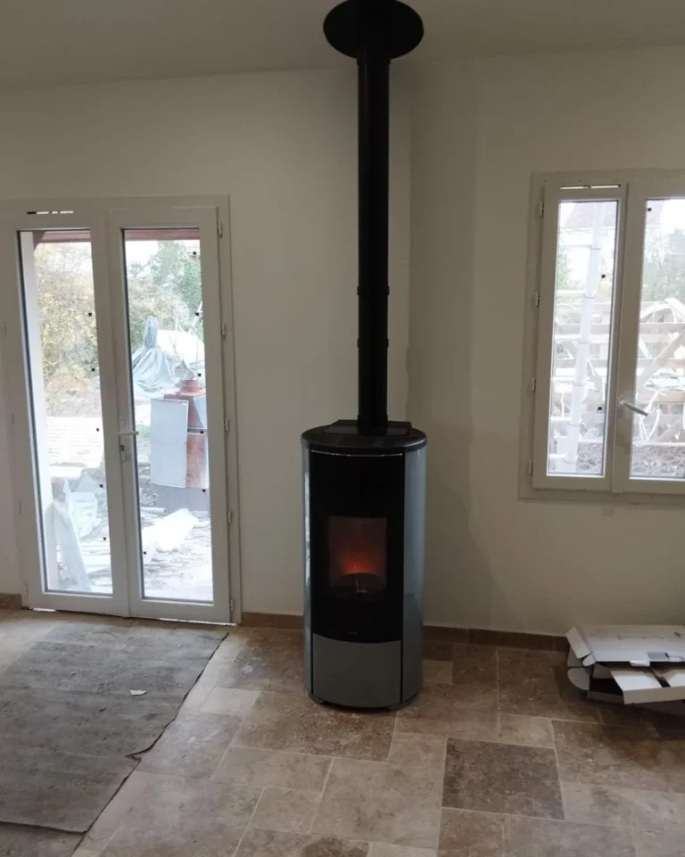 Installation de poêle à granulés à Coutras — réalisation Le Cœur du Foyer