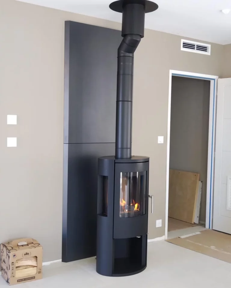 Poêle à granulés posé à Castillon-la-Bataille par Le Cœur du Foyer, showroom à Libourne