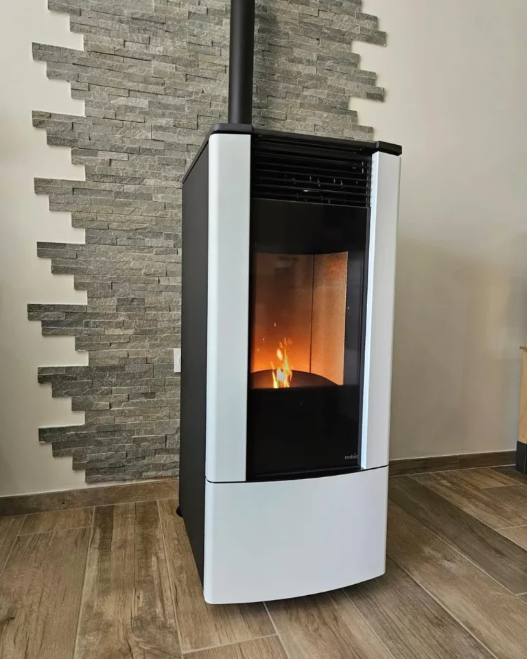 Insert à bois installé à Guîtres — chantier Le Cœur du Foyer