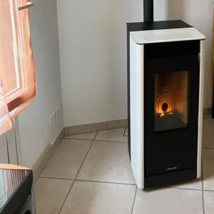 Poêle à granulés posé dans le Libournais par Le Cœur du Foyer, showroom à Libourne